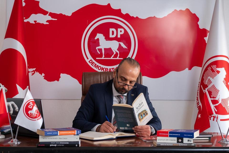 Sıra dışı aday Turgut, rakiplerinin seçim bütçesini sorguladı